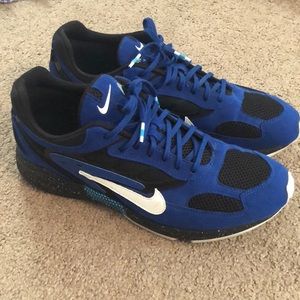 Nike Air Ghost Racer